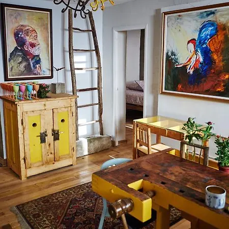 Апартаменти Art *
